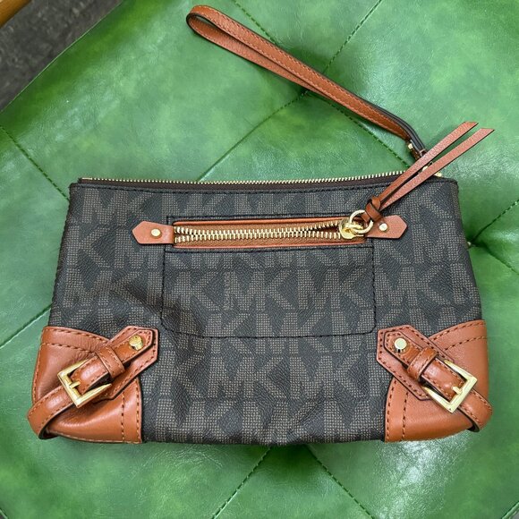 Michael Kors Fallon Large Zip Clutch-- Like NEW! - Picture 1 of 3